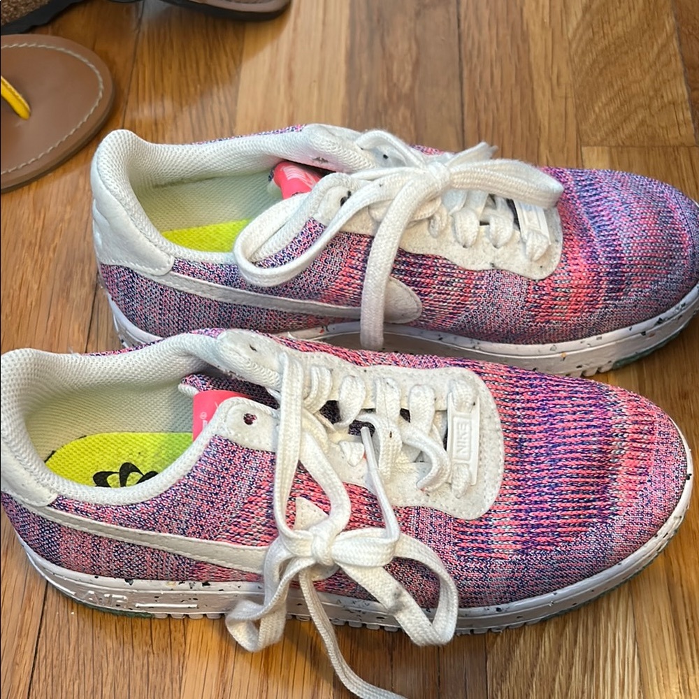 Nike woman’s Sneakers in Pink and Purple Knit